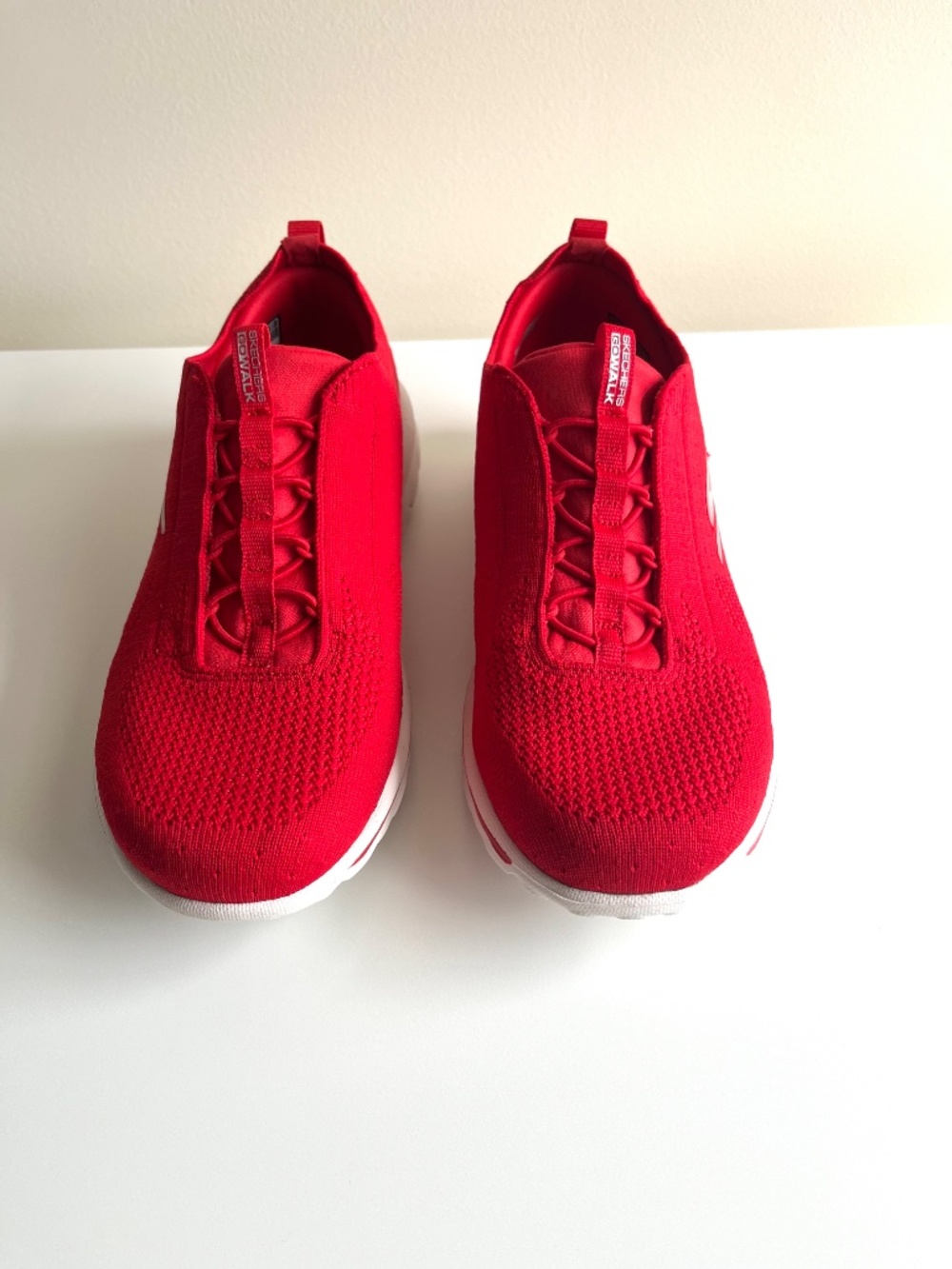 Sketchers Go Walk Travel Sneakers Women's Walking Shoes Size 8 Red - Picture 2 of 9